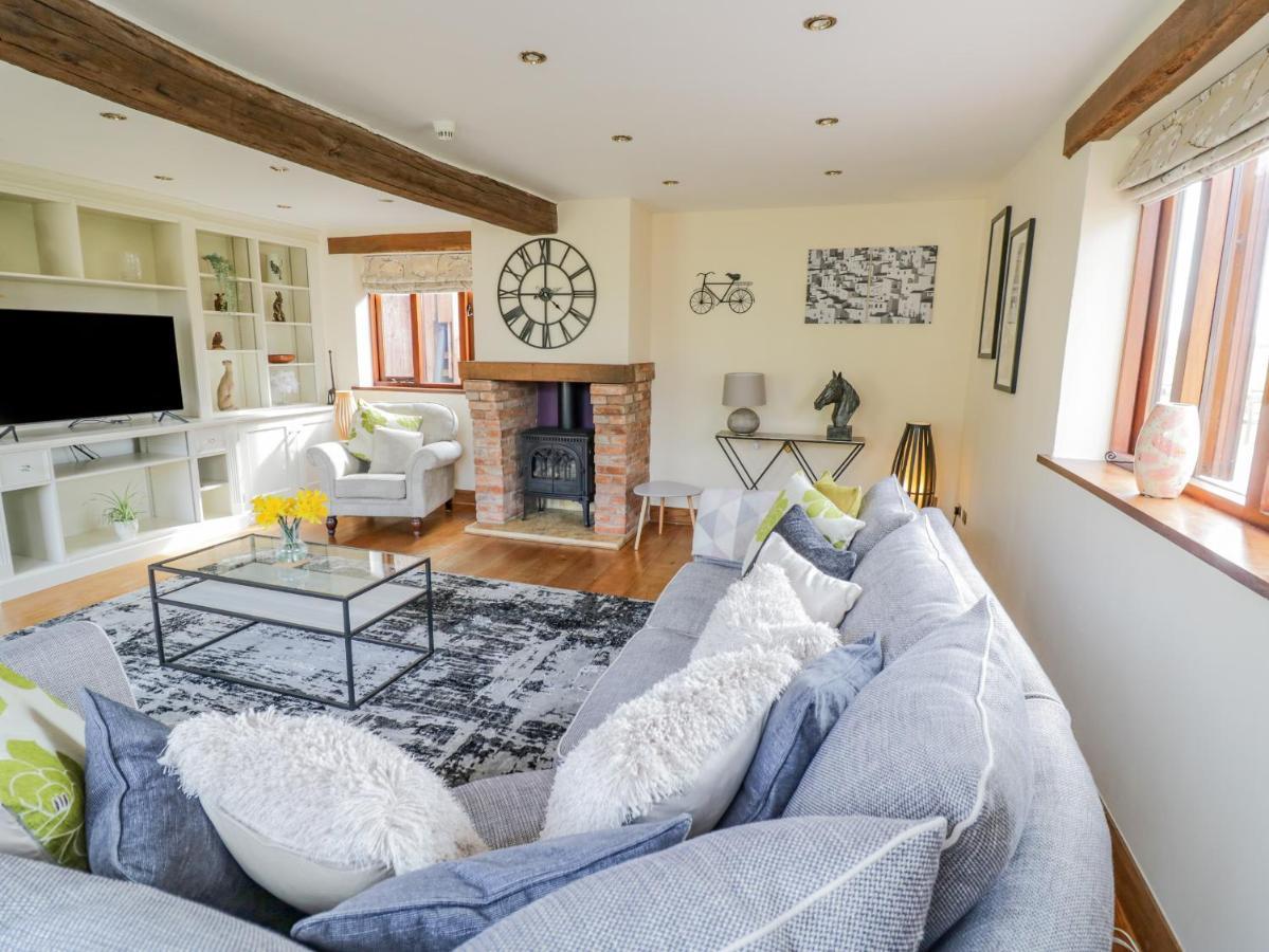 The Stables Villa Stourbridge Bagian luar foto