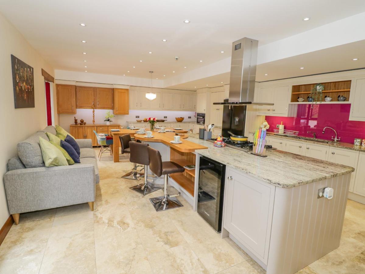 The Stables Villa Stourbridge Bagian luar foto