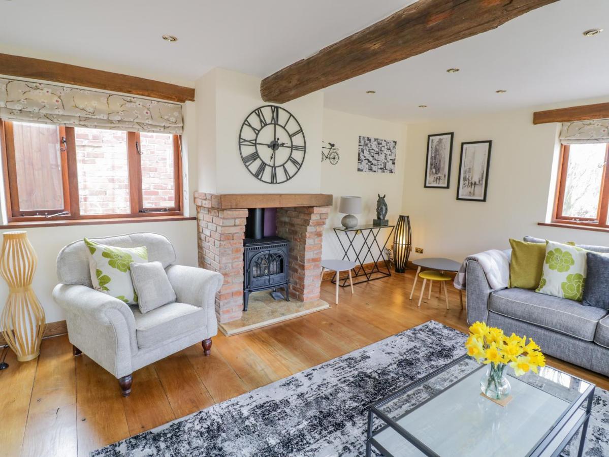 The Stables Villa Stourbridge Bagian luar foto
