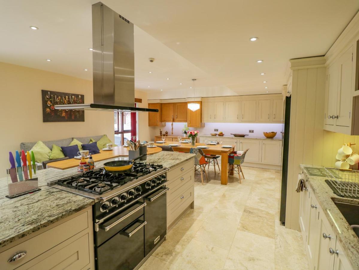 The Stables Villa Stourbridge Bagian luar foto
