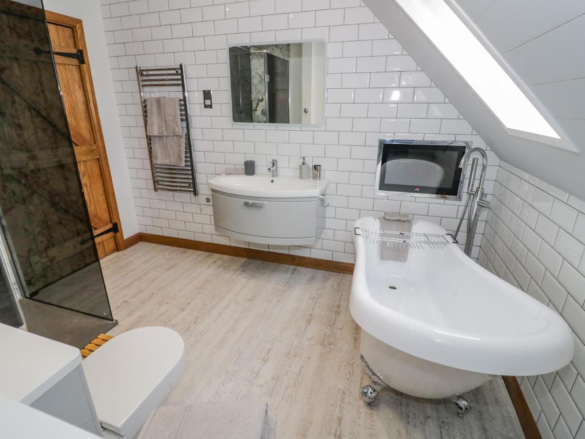 The Stables Villa Stourbridge Bagian luar foto